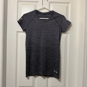lululemon athletica team canada short sleeve swiftly 2.0 size 6 euc